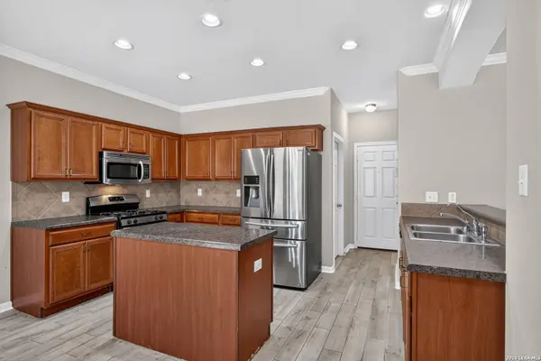 10631 Buck Park, San Antonio, TX 78245-3450