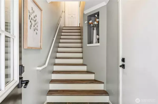 22534 NE Alder Crest LN, Redmond, WA 98053