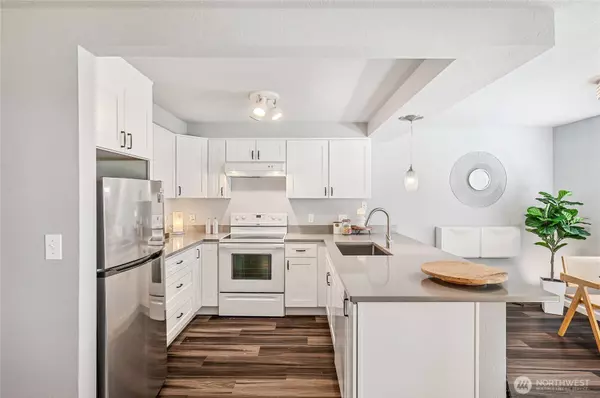 4231 NE 5th ST #C101, Renton, WA 98059