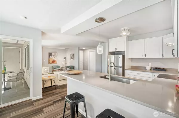 4231 NE 5th ST #C101, Renton, WA 98059