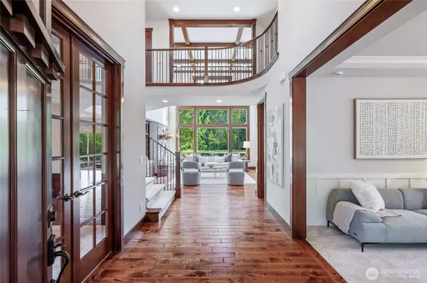 10823 NE 108th ST, Kirkland, WA 98033