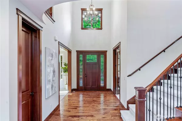 10823 NE 108th ST, Kirkland, WA 98033