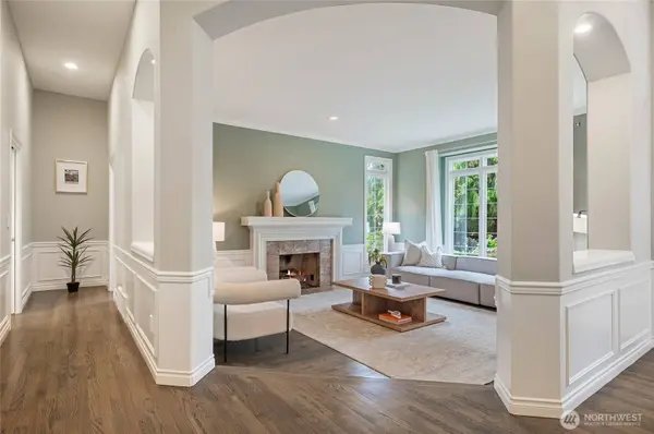 19601 NE 129th Way, Woodinville, WA 98077