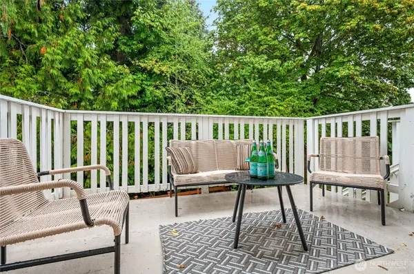 22652 NE Alder Crest LN, Redmond, WA 98053