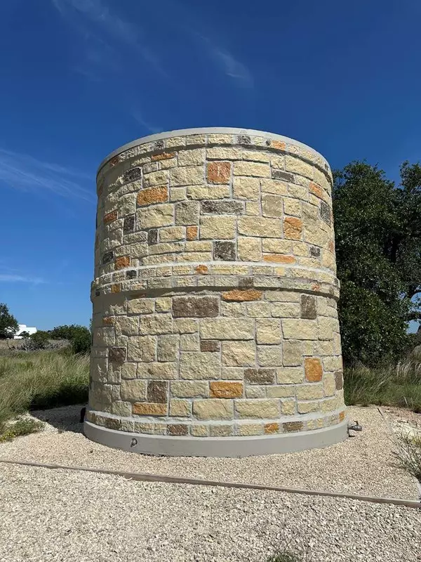 123 Lipan Loop, Harper, TX 78631