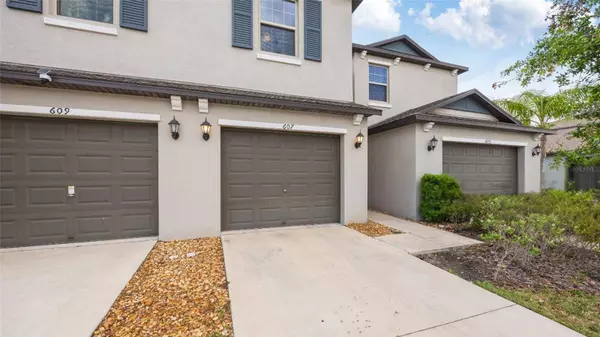 607 ROYAL EMPRESS DR, Ruskin, FL 33570