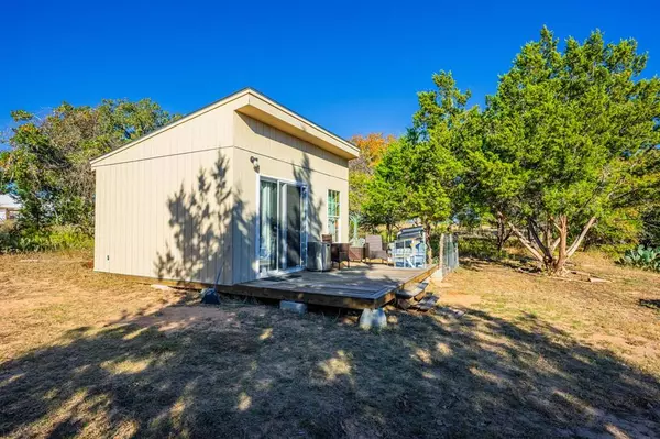 930 Jerald Dr, Fredericksburg, TX 78624