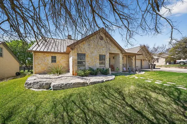 204 Red Oak Lane, Ingram, TX 78025