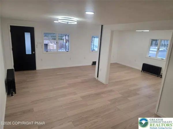 17 E Charles ST, Wilkes Barre, PA 18705