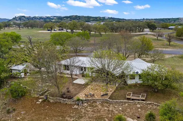 1094 Harper Rd, Kerrville, TX 78028