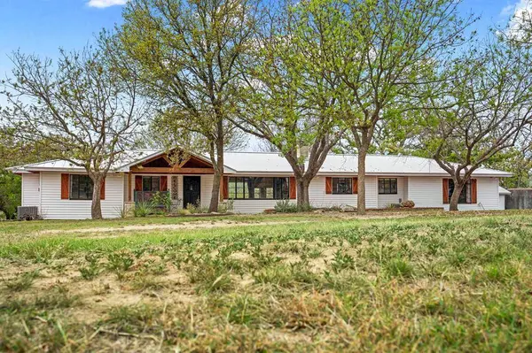1094 Harper Rd, Kerrville, TX 78028