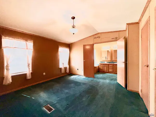840 N Spruce St, Rapid City, SD 57701