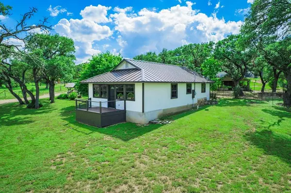 219 Indian Creek Rd, Ingram, TX 78025