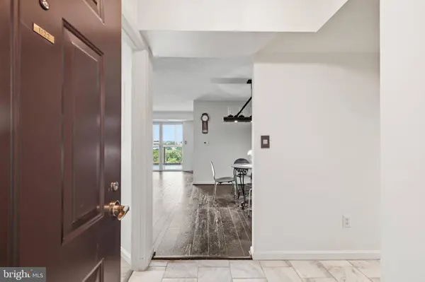 19385 CYPRESS RIDGE TERRACE #1122, Leesburg, VA 20176
