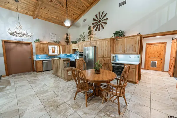 3383 NW CR 1030, Mt Vernon, TX 75457