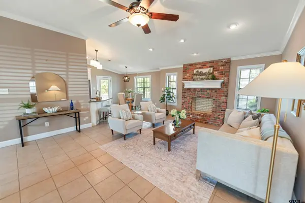 26 Oakwood Lane, Mt Vernon, TX 75457