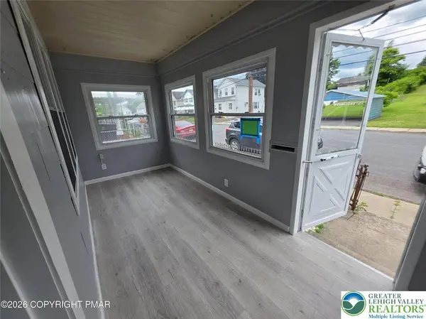 14 Green ST, Hanover Twp, PA 18706
