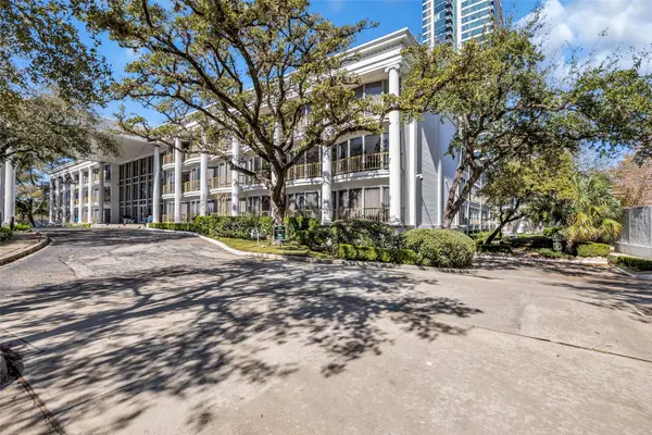 5050 Ambassador WAY #120, Houston, TX 77056