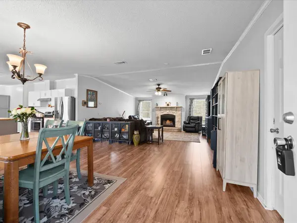 4 Ripple Creek DR, Huntsville, TX 77320