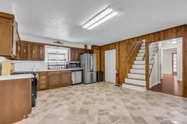 15301 Arrowhead LOOP W, Willis, TX 77378