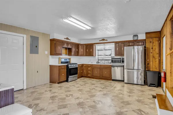 15301 Arrowhead LOOP W, Willis, TX 77378