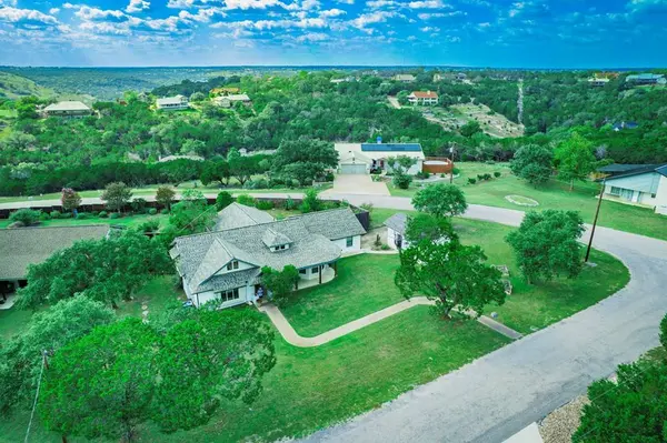 102 Bowie Dr, Kerrville, TX 78028