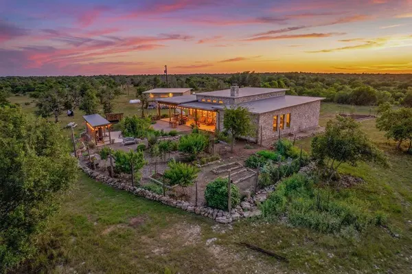 2201 Poverty Hill Ranch Rd, Fredericksburg, TX 78624