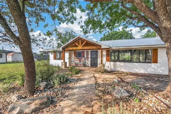 1094 Harper Rd, Kerrville, TX 78028