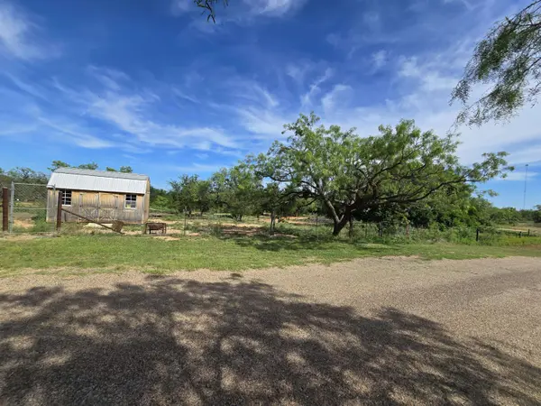 700 E Holmes AVE, Bronte, TX 76933