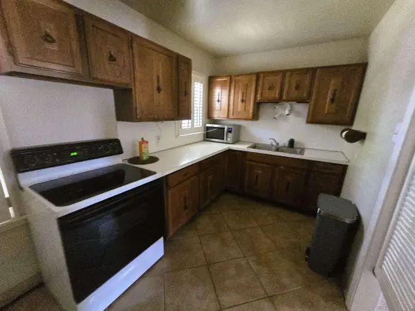 2516 W Beauregard AVE, San Angelo, TX 76901