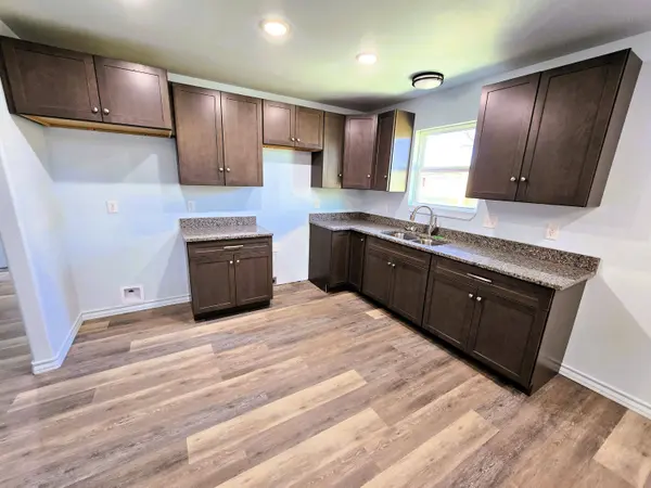 701 W 16th ST, San Angelo, TX 76903