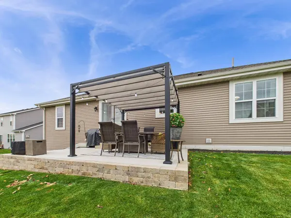 634 Lambert Dr, Slinger, WI 53086