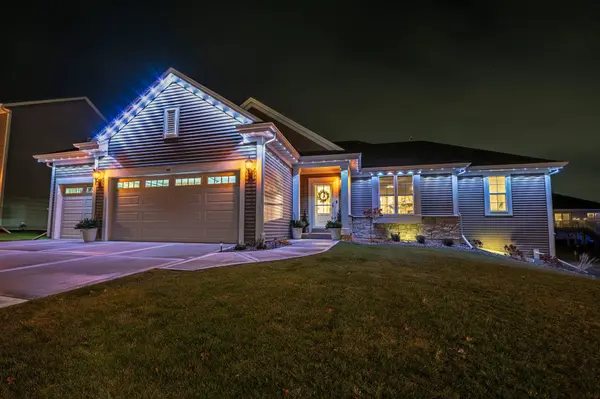 634 Lambert Dr, Slinger, WI 53086