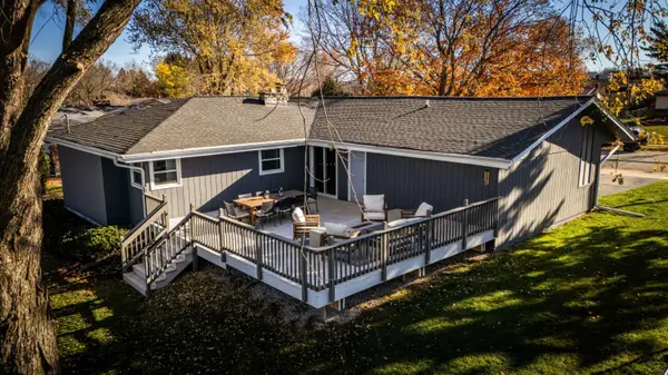 2000 Ramona Rd, Waukesha, WI 53186