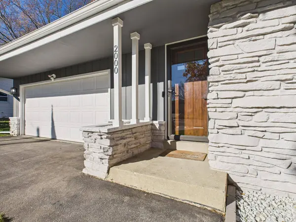 2000 Ramona Rd, Waukesha, WI 53186