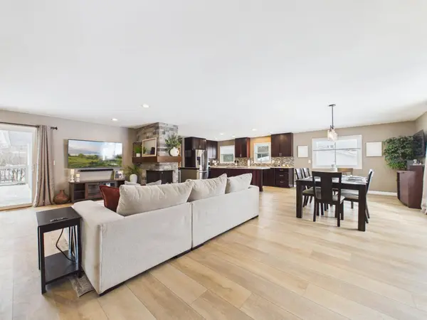 2000 Ramona Rd, Waukesha, WI 53186