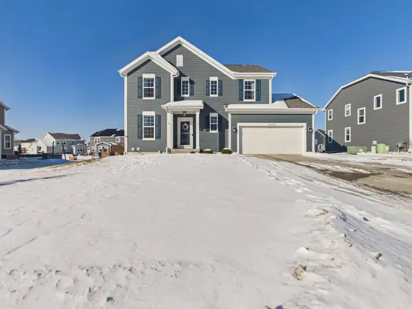W241N5629 Maple Grove Ln, Sussex, WI 53089
