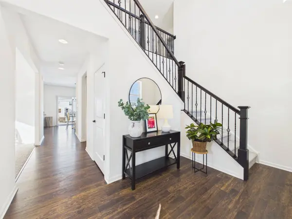 W241N5629 Maple Grove Ln, Sussex, WI 53089