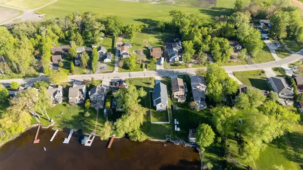 7427 Wind Lake Rd E, Norway, WI 53185