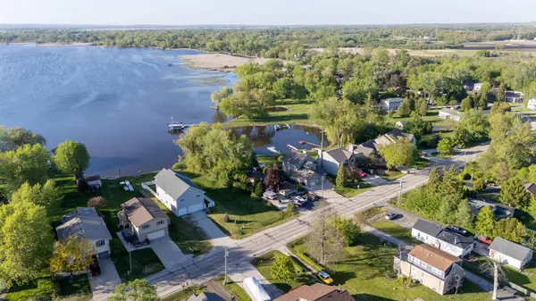 7427 Wind Lake Rd E, Norway, WI 53185