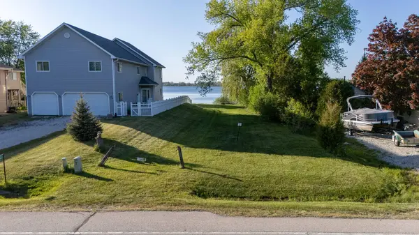 7427 Wind Lake Rd E, Norway, WI 53185