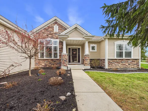 W272N387 Hilltop Dr, Pewaukee, WI 53188