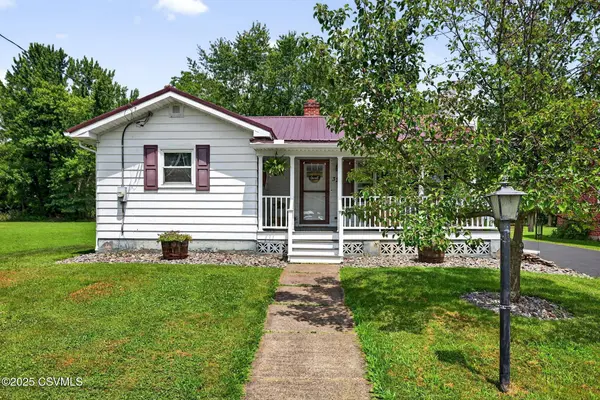 320 CRABAPPLE LN, Bloomsburg, PA 17815