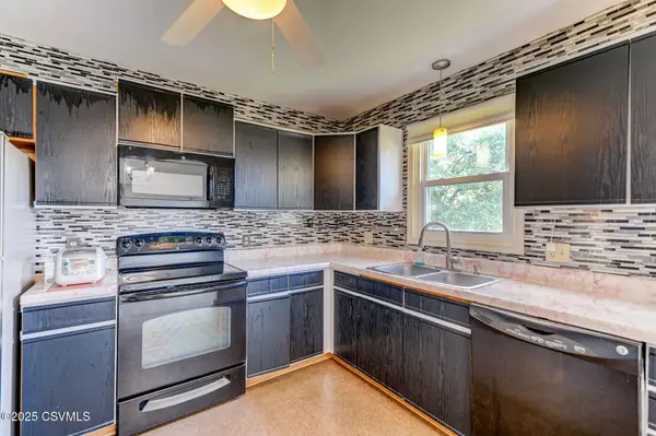 219 LAMPLIGHT LN, Linntown, PA 17837