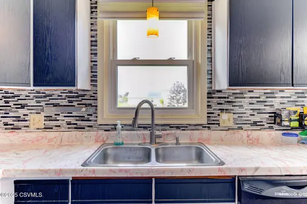 219 LAMPLIGHT LN, Linntown, PA 17837