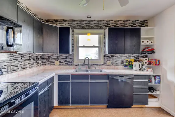 219 LAMPLIGHT LN, Linntown, PA 17837