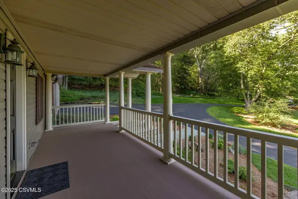 5 SHORT LN, Sugarloaf, PA 18249
