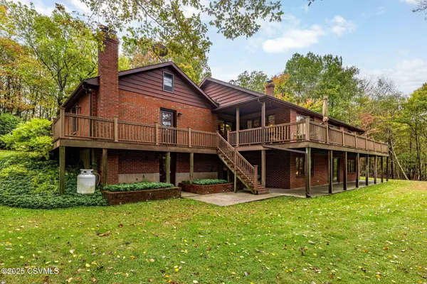 201 SKYLINE DR, Hazle Township, PA 18202