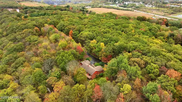 201 SKYLINE DR, Hazle Township, PA 18202