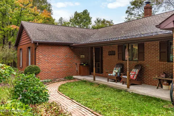201 SKYLINE DR, Hazle Township, PA 18202